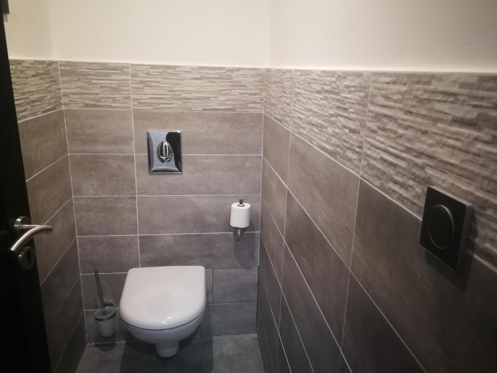 Casa di a Restonica - Kamer Met Kingsize Bed En Balkon - Begane Grond