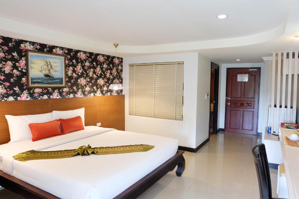 Grand Hill Resort and Spa - Deluxe Double Room