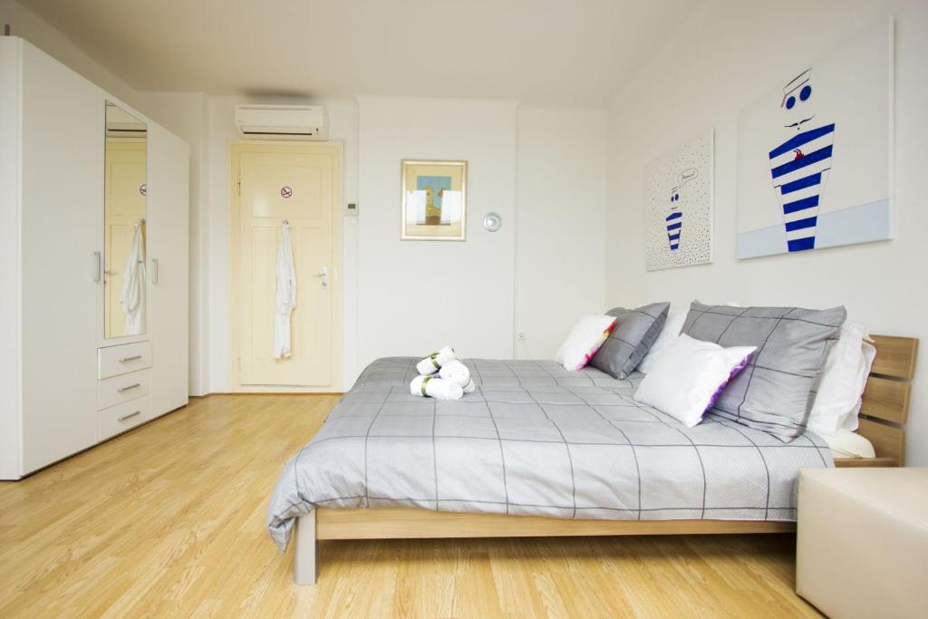 Posteľ alebo postele v izbe v ubytovaní West Coast luxury apartment