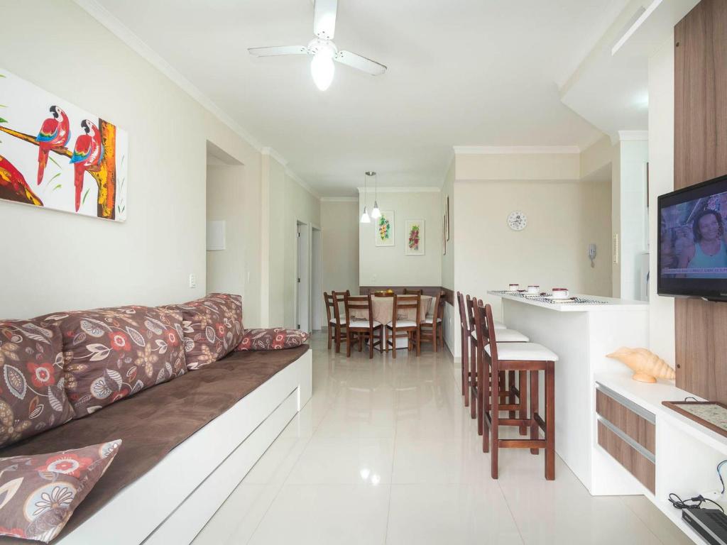  Apartamento para 10 pessoas em Bombas