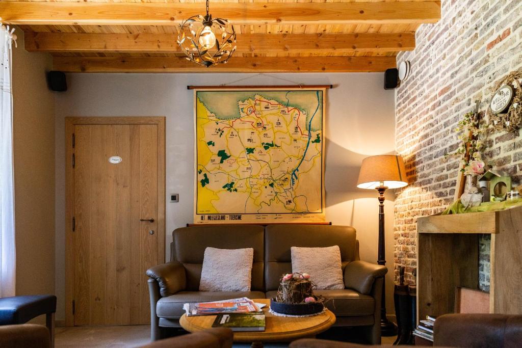Posezení v ubytování B&B 't Heirweggoed