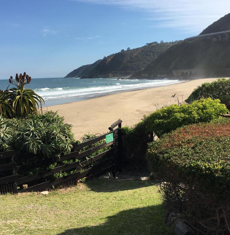 Far Niente Beachfront Guesthouse - Image 14