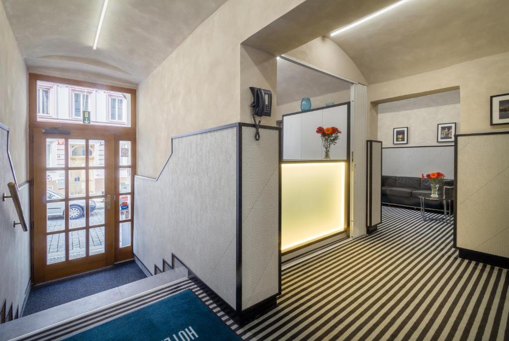 Η κουζίνα ή μικρή κουζίνα στο Hotel White Lion