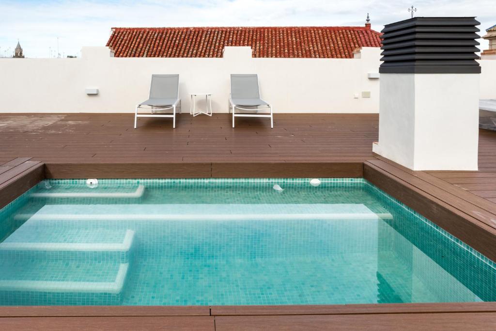 Basen w obiekcie Apartamentos Lanza lub w pobliżu
