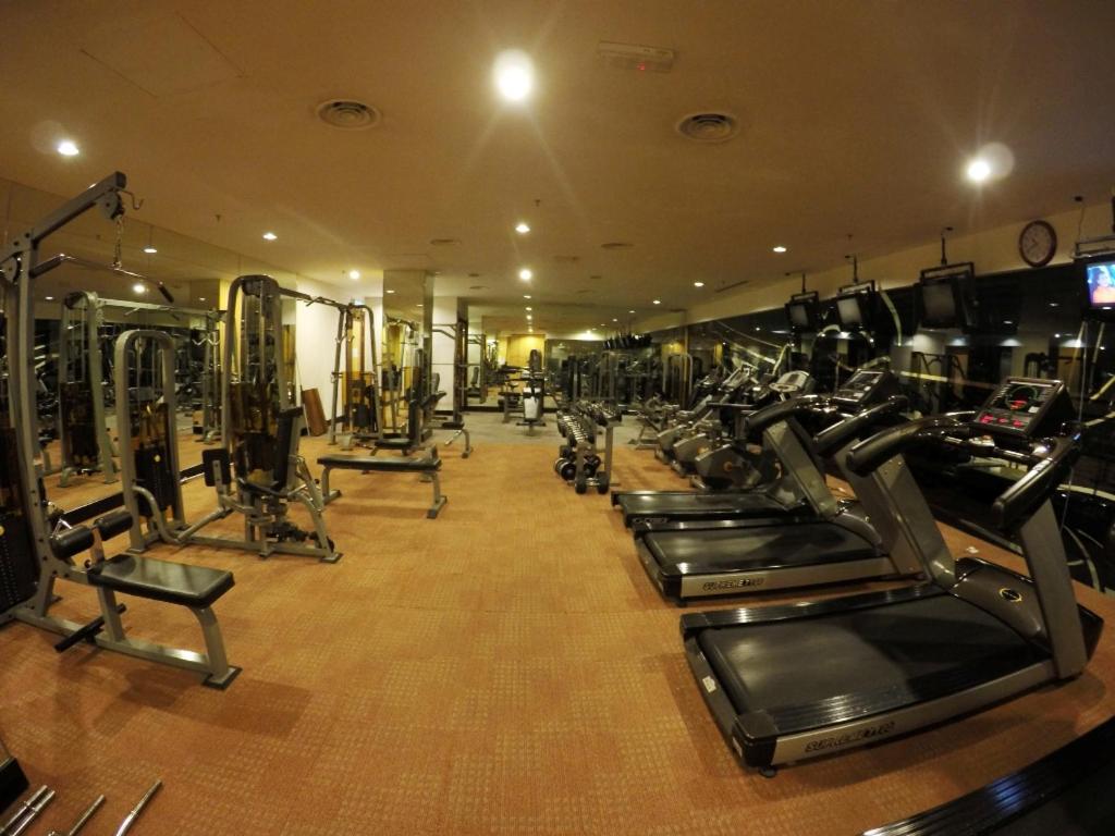 Fitness centrum a/nebo fitness zařízení v ubytování Imperial Palace Hotel