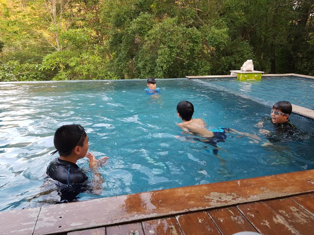 Bazén v ubytování Wanathara Resort nebo v jeho okolí