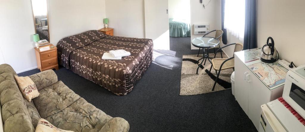 Posezení v ubytování Alma Motel