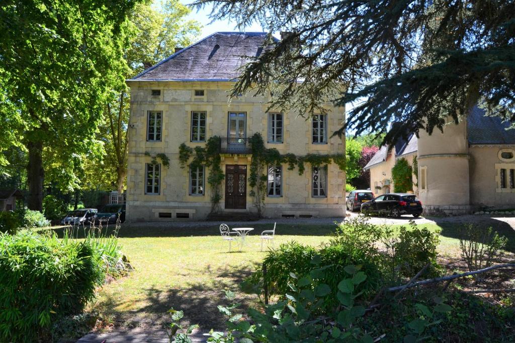 TouffaillesにあるManoir Le Bourg, Touffaillesの古い家