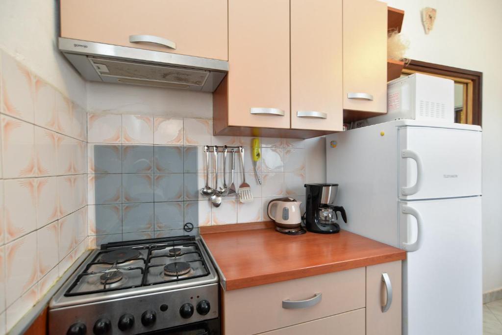 Kuchnia lub aneks kuchenny w obiekcie Apartment Edo 1755