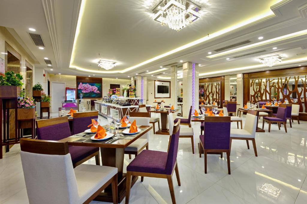 Restaurace v ubytování Alani Sea View Hotel