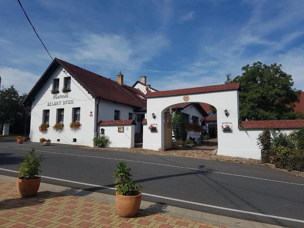 Budova, kde se penzion – hostinec nachází