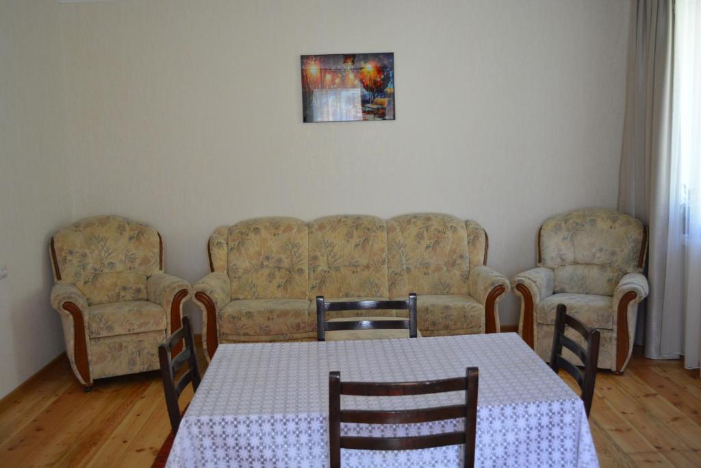 Posezení v ubytování Ekaterine Guest House