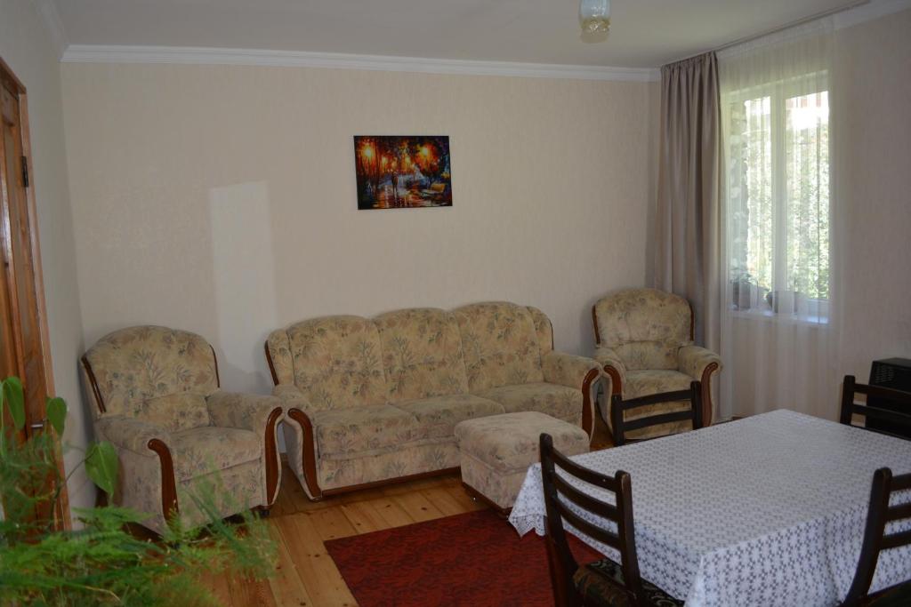 Posezení v ubytování Ekaterine Guest House