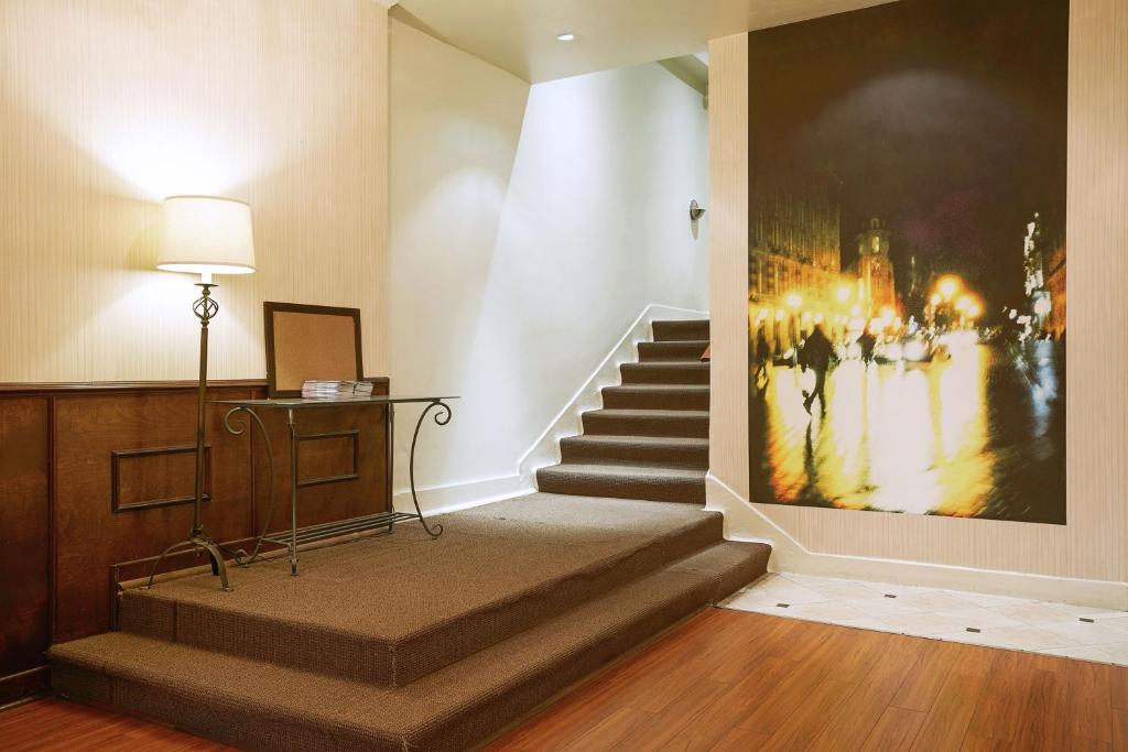 Hotel St-Denis - Resim 18