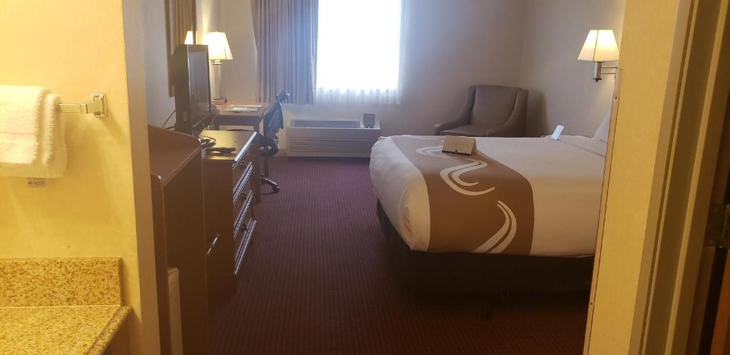 Quality Inn Louisville - Boulder - Habitación Con Cama Grande - No Fumadores
