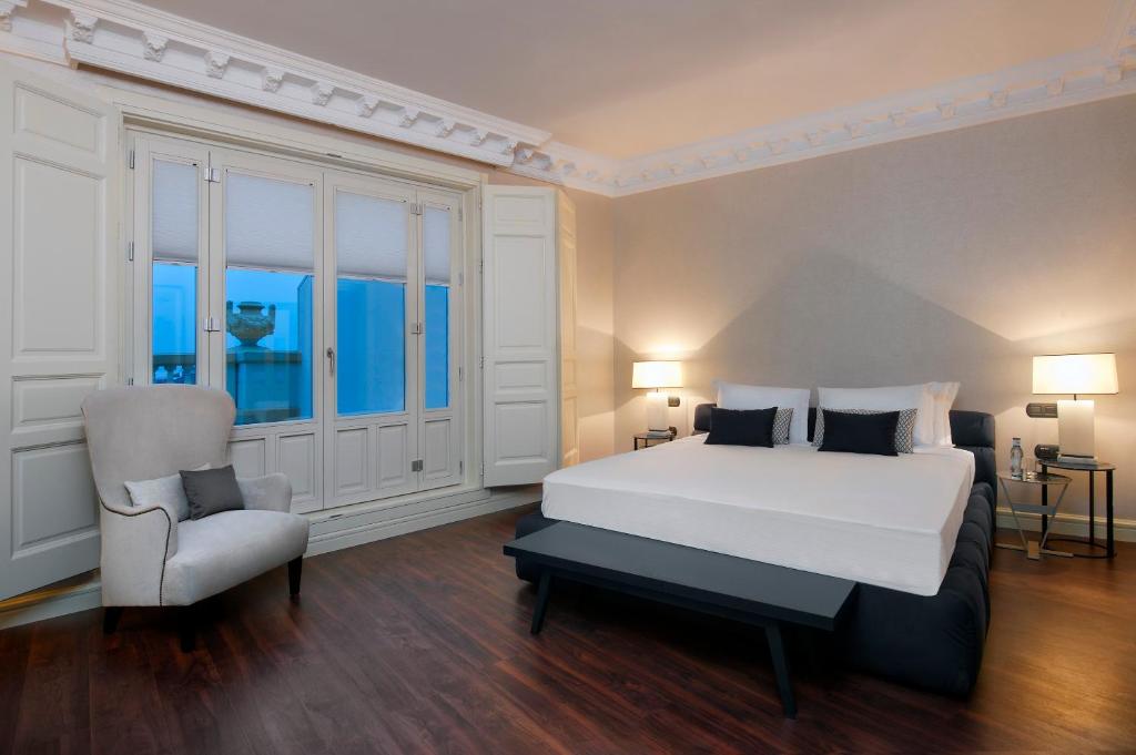 Cama o camas de una habitación en Hotel Sardinero Madrid