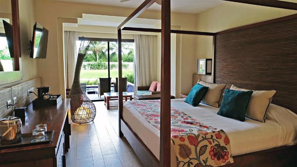 Catalonia Royal Bavaro - All Inclusive - Adults Only - Deluxe Junior Suite E Piscina