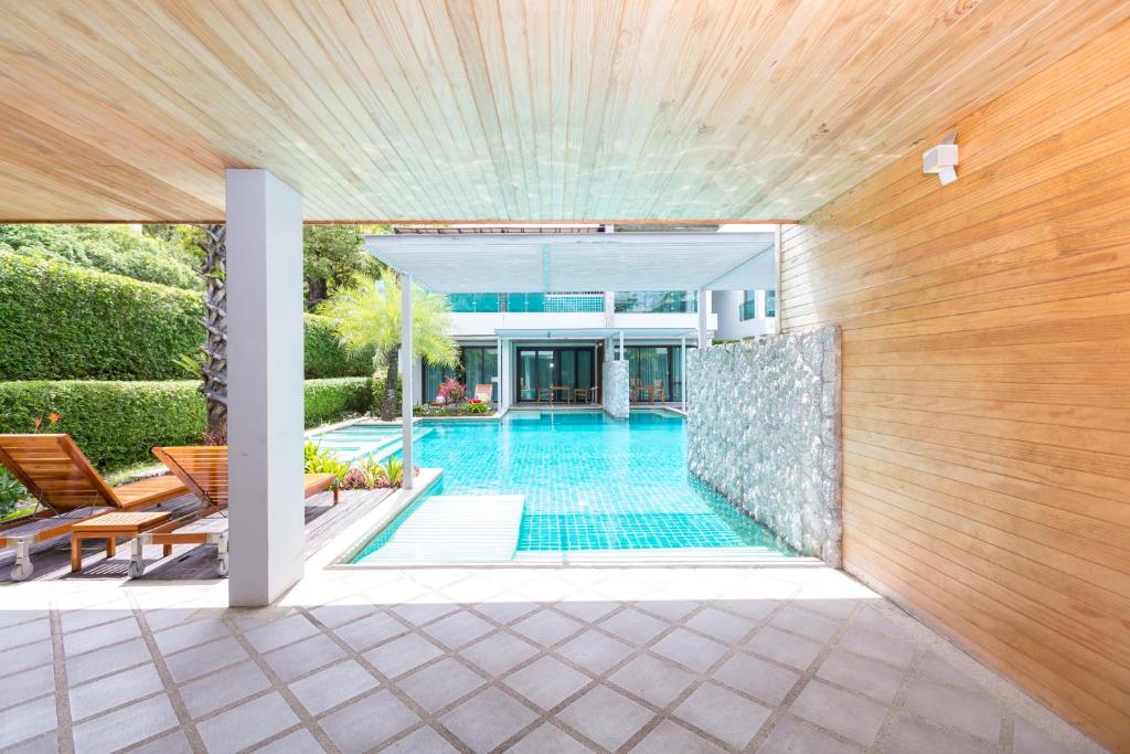 
Deluxe Double Room with Pool Access
