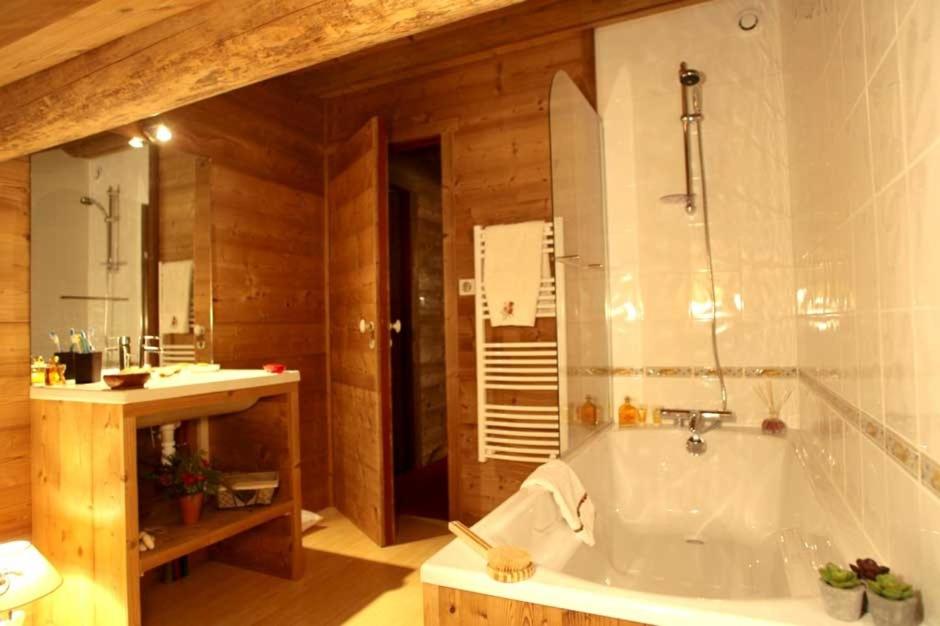 Koupelna v ubytování Chalet du champ Martel