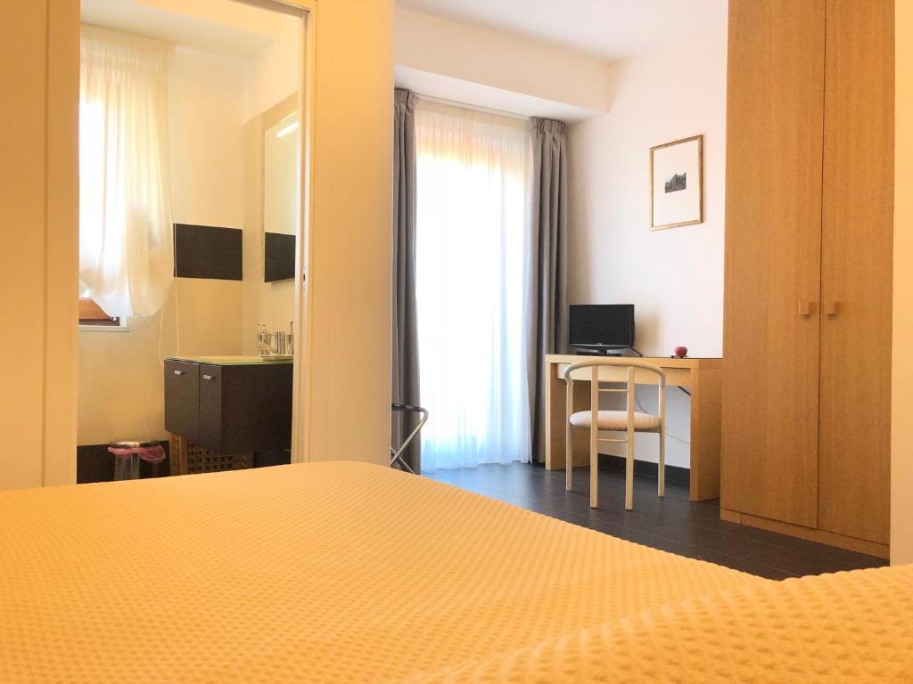 Luxury B&B Dimora Albani - Double Room With Balcony