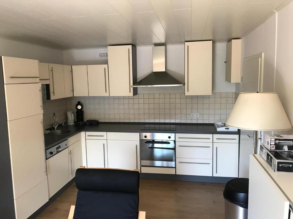 Kuchyň nebo kuchyňský kout v ubytování diemelseeholiday romantisches Ferienhaus im Sauerland Nähe Willingen Winterberg