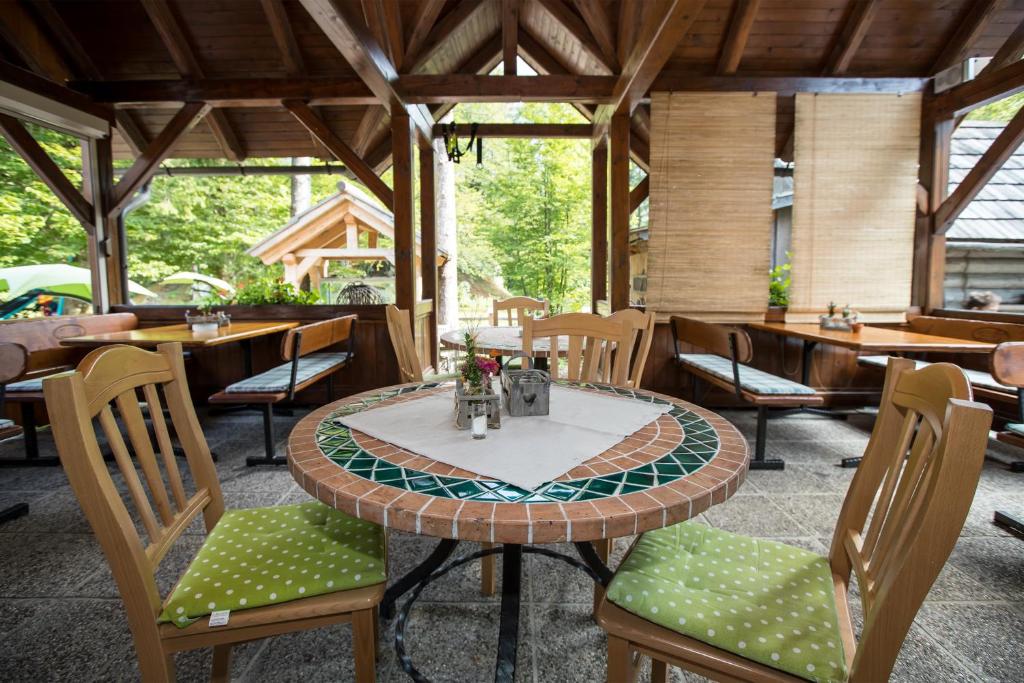 Restaurace v ubytování Hiša Erlah