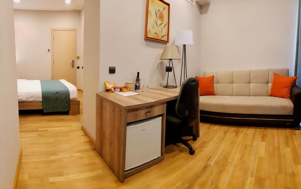 Maison Boutique Hotel - Tweepersoonskamer Met Balkon