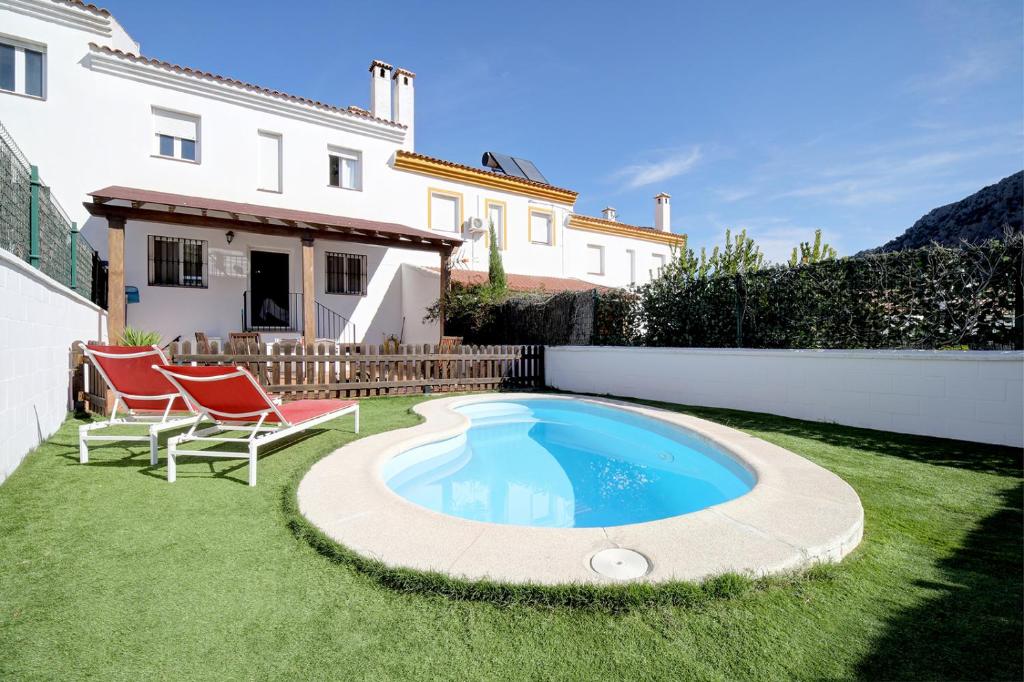 Magnífica casa con piscina privada - Housity