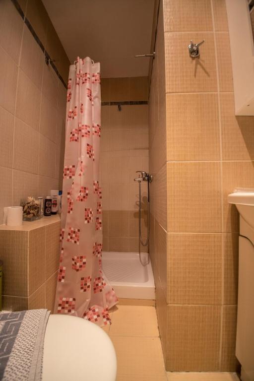 A bathroom at Octagon Apartments, Nilie Hospitality MGMT