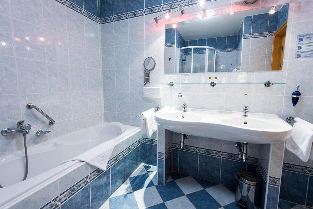 Koupelna v ubytování Monti Spa