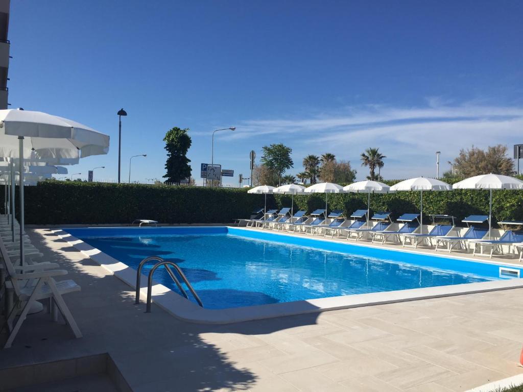 Bazén v ubytování Hotel Villa Augustea nebo v jeho okolí