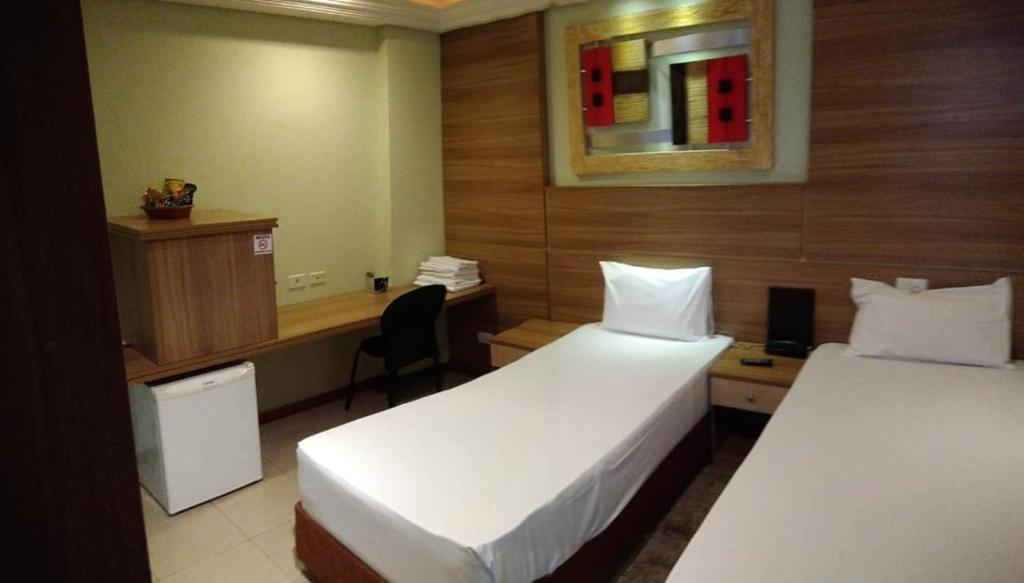  Hotel Luni