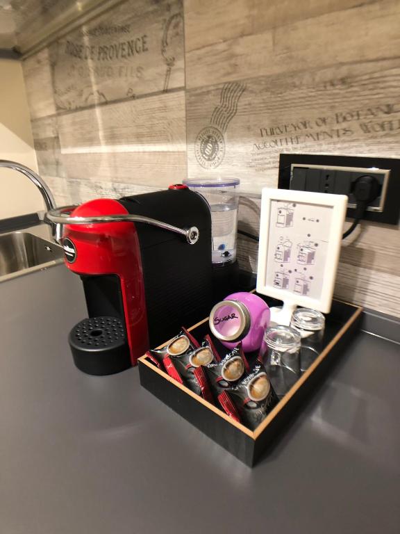 Coffee and tea making facilities at Catania Sun&Sea - Sun Home