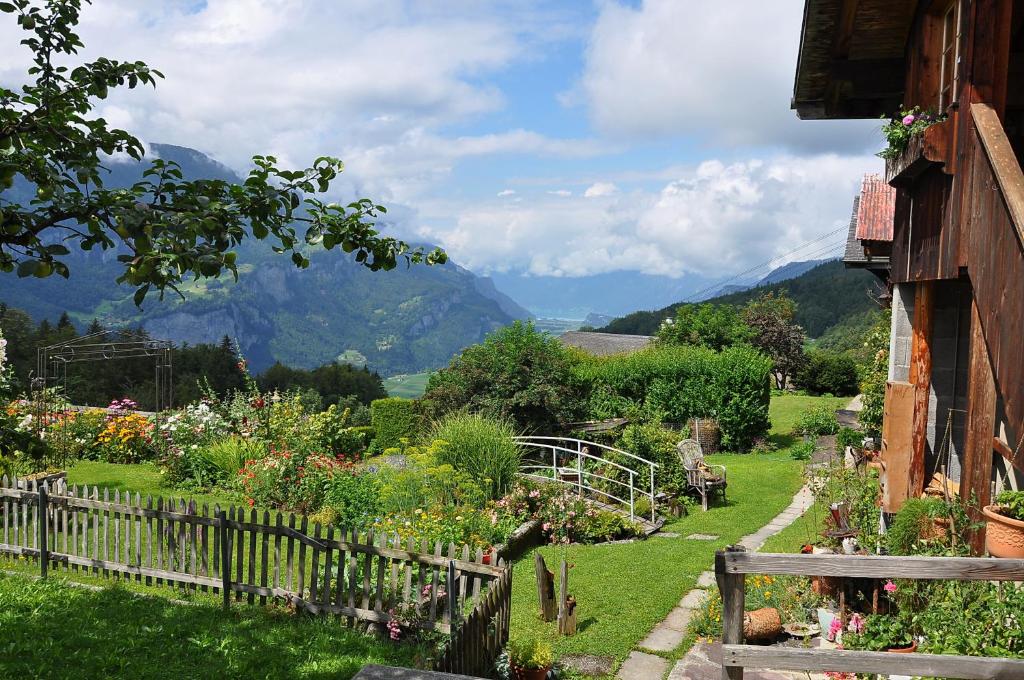Nespecifikovaný výhled na hory nebo výhled na hory při pohledu z bed and breakfast