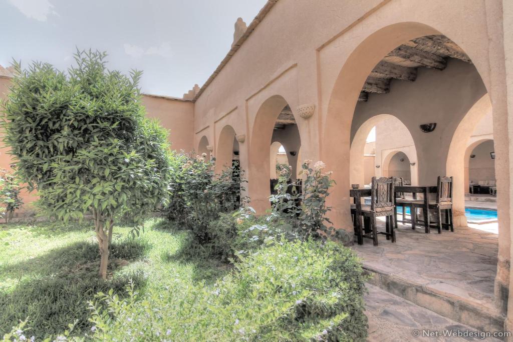 Bazén v ubytování Kasbah Imdoukal nebo v jeho okolí