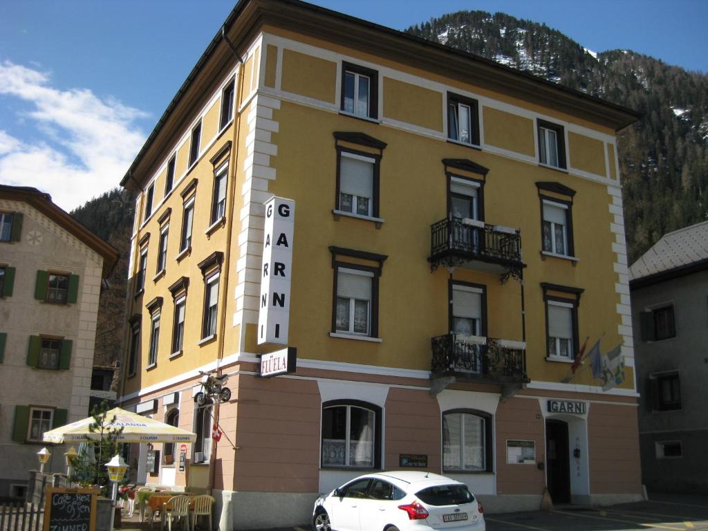 Nespecifikovaný výhled na hory nebo výhled na hory při pohledu z hotelu