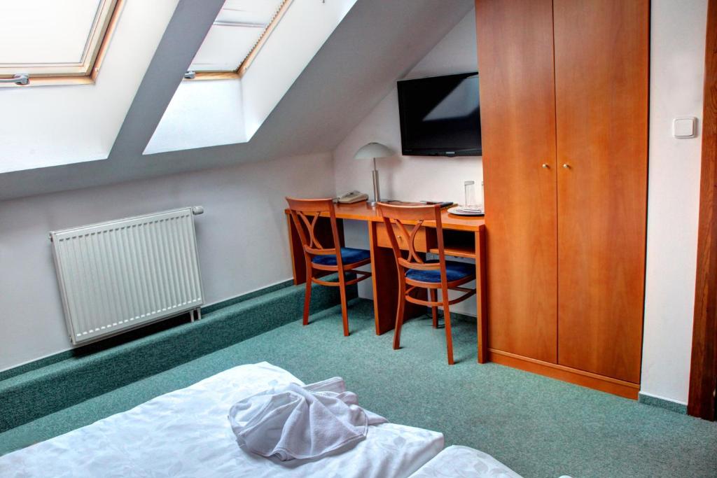 BIRDIE Pension & Wellness - Double Room With Private Bathroom