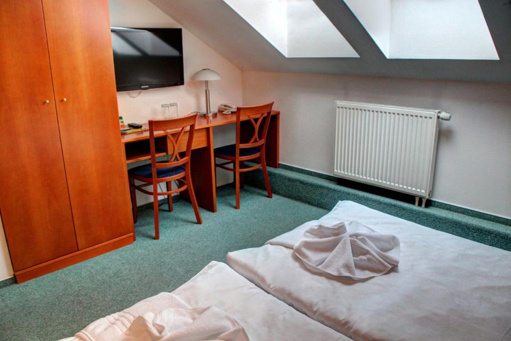 BIRDIE Pension & Wellness - Double Room With Private Bathroom