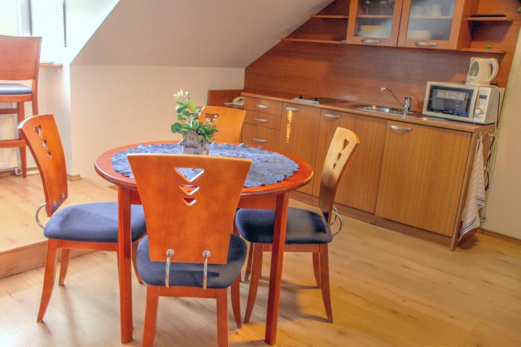 BIRDIE Pension & Wellness - Deluxe Queen Suite