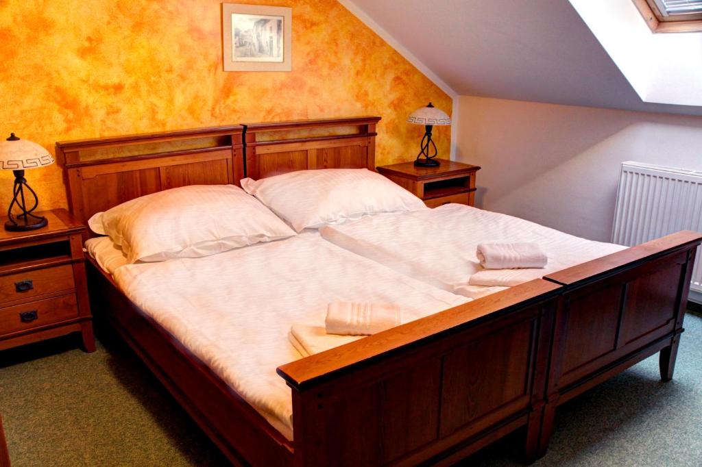 BIRDIE Pension & Wellness - Double Or Twin Room With Private Bathroom