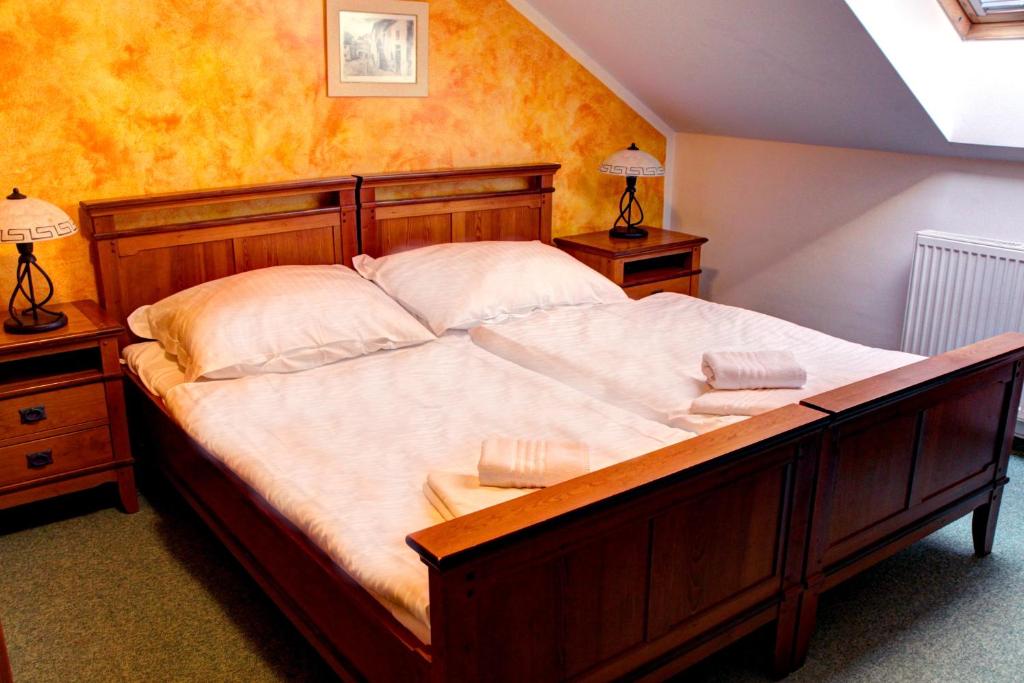 BIRDIE Pension & Wellness - Double Or Twin Room With Private Bathroom