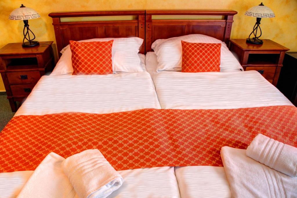 BIRDIE Pension & Wellness - Double Or Twin Room With Private Bathroom