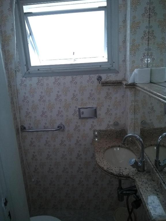  Apartamento Dulce Pitangueiras Guarujá com varanda