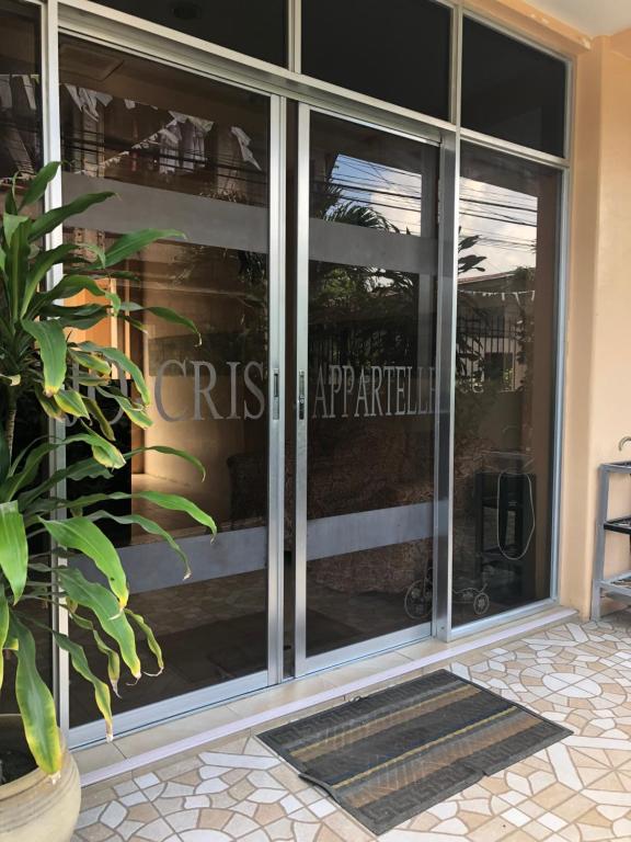 Exteriér nebo vchod ubytování Jo-Cris Apartelle