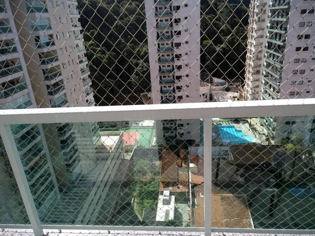  Apartamento Dulce Pitangueiras Guarujá com varanda