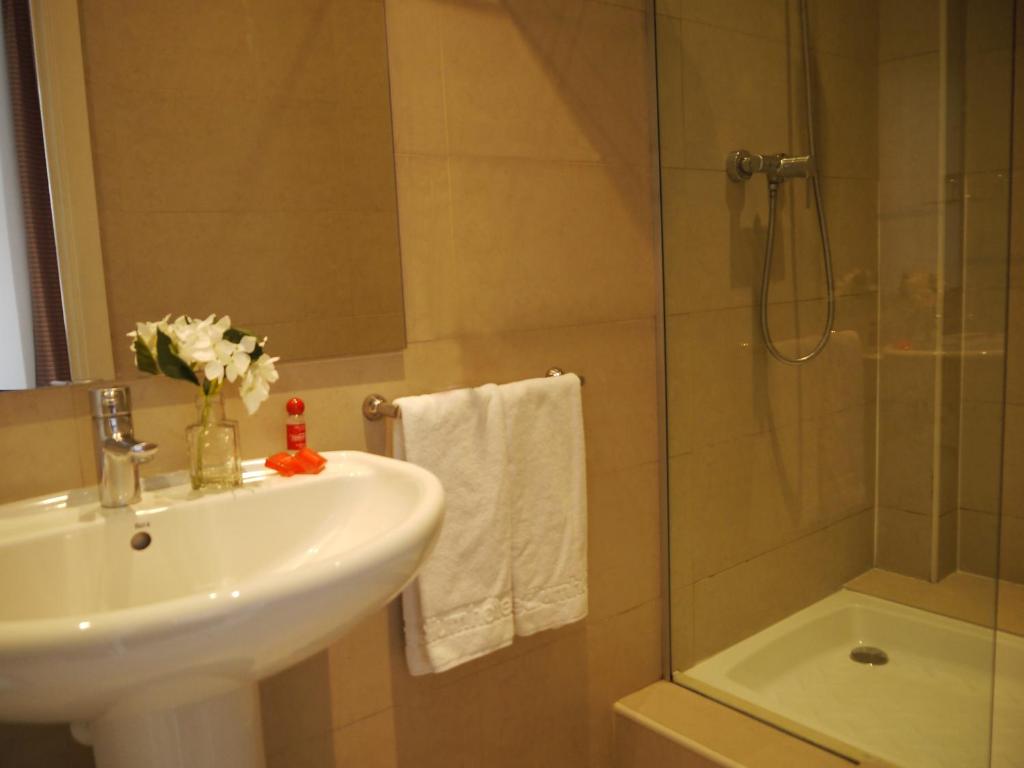 Hotel Monegal - Resim 34