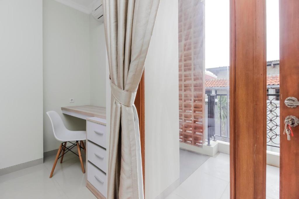 Fotografie z fotogalerie ubytování RedDoorz Premium near Ragunan Zoo 2 v destinaci Jakarta