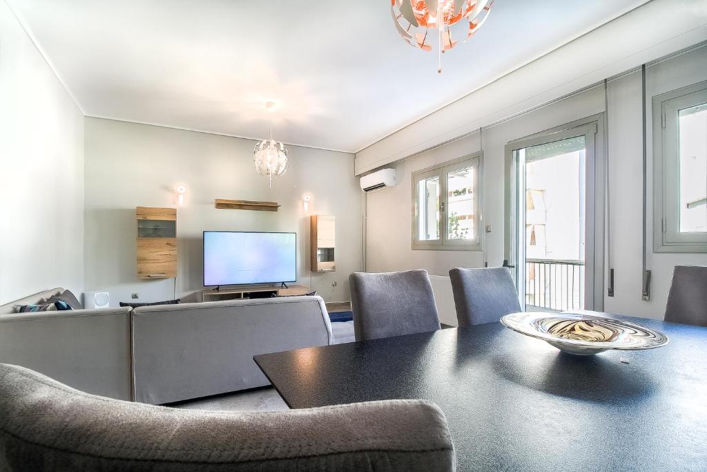 Część wypoczynkowa w obiekcie Luxurious 2bedroom flat near Athens center