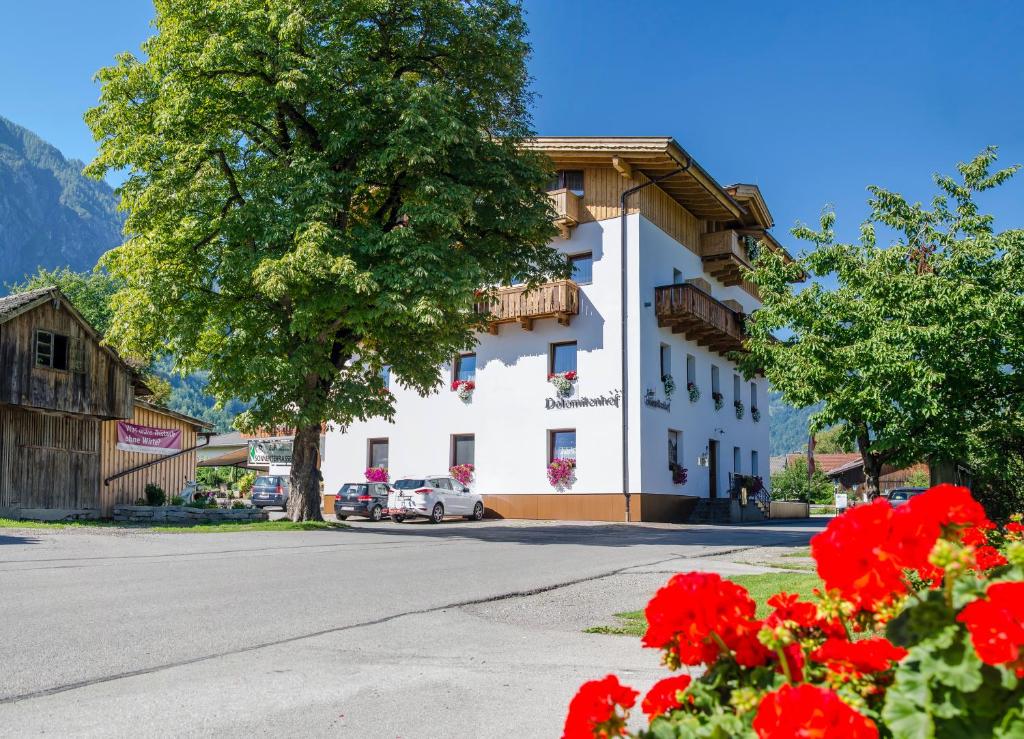 Nespecifikovaný výhled na hory nebo výhled na hory při pohledu z hotelu