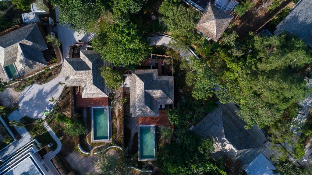 Letecký snímek ubytování Cape Fahn Hotel Samui